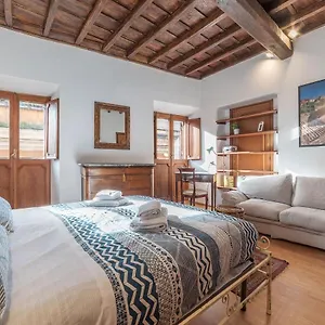 Apartment Montecitorio & Pantheon Stylish Flat, Rome